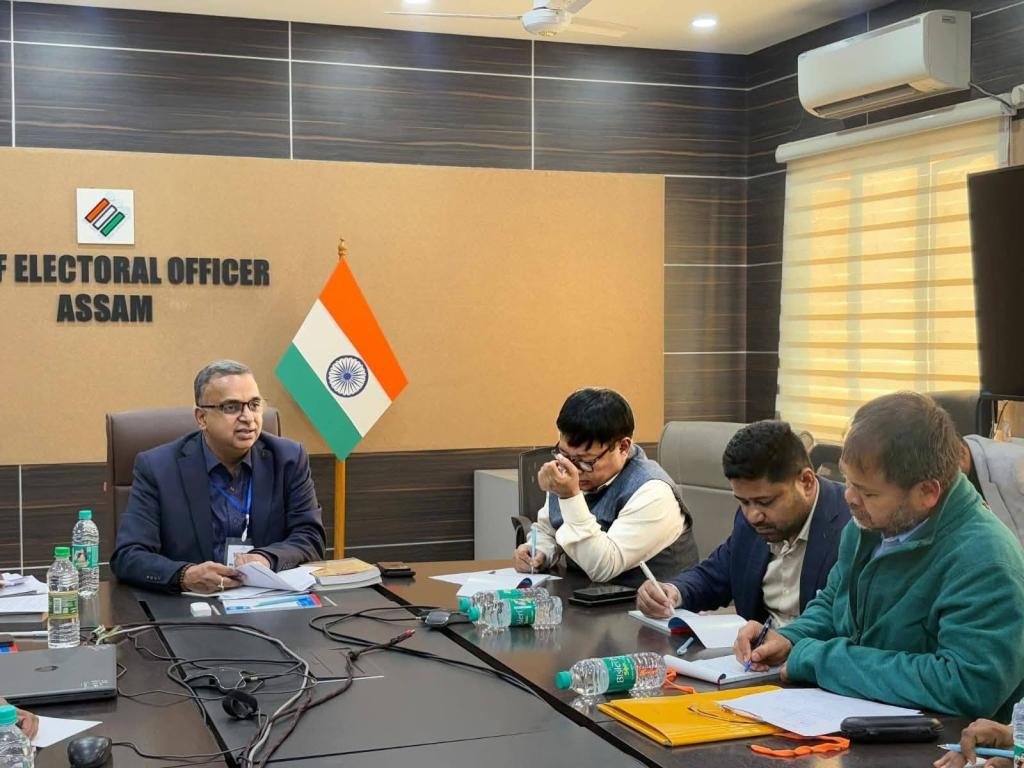 📌SRৰ বিসংগতি সন্দৰ্ভত বিৰোধী ঐক্যমঞ্চৰ লিখিত অভিযোগ দাখিল 📌বিৰোধী দলপতি দেৱব্ৰত শইকীয়া,অসম জাতীয় পৰিষদৰ সভাপতি লুৰীণ জ্যোতি গগৈ, বিধায়ক মনোৰঞ্জন তালুকদাৰ, অসম প্ৰদেশ কংগ্ৰেছৰ মেডিয়া তত্বাৱধায়ক বেদব্ৰত বৰা উপস্থিত